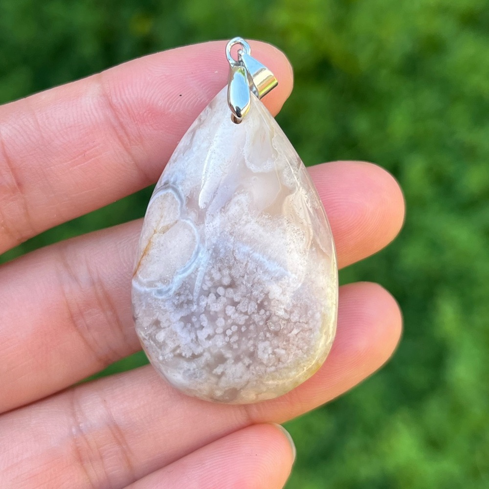 Silver plated flower agate pendant